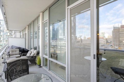 Photo 37 at 323 - 29 Queens Quay E, Waterfront Communities C8, Toronto