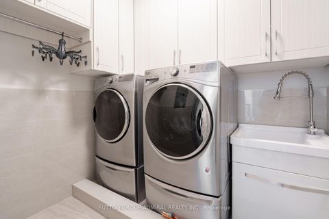 Photo 20 at 9 Calderon Crescent, Newtonbrook West, Toronto
