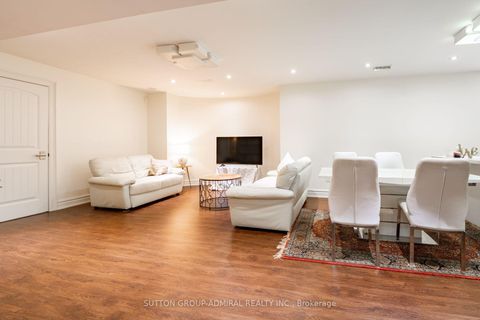Photo 25 at 9 Calderon Crescent, Newtonbrook West, Toronto