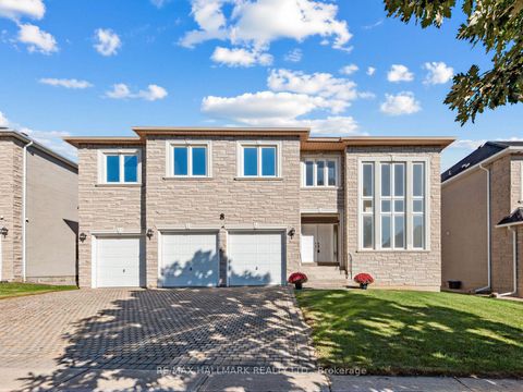 Photo 1 at 8 Ridgley Court, Bayview Hill, Richmond Hill