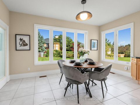 Photo 10 at 8 Ridgley Court, Bayview Hill, Richmond Hill