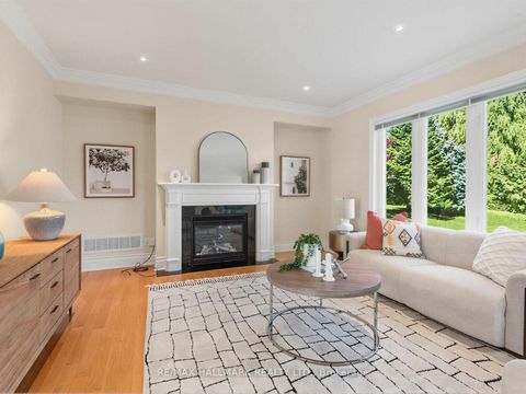 Photo 12 at 8 Ridgley Court, Bayview Hill, Richmond Hill