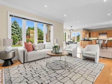 Photo 13 at 8 Ridgley Court, Bayview Hill, Richmond Hill