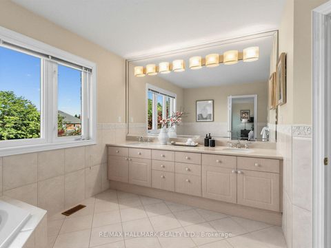 Photo 19 at 8 Ridgley Court, Bayview Hill, Richmond Hill