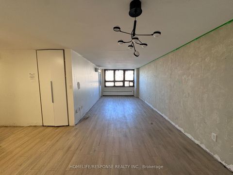 Photo 3 at 1903 - 390 DIXON Road, The Westway, Toronto