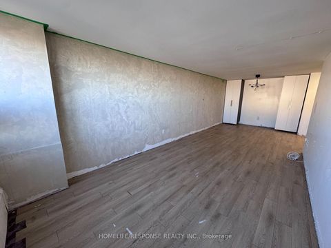 Photo 5 at 1903 - 390 DIXON Road, The Westway, Toronto