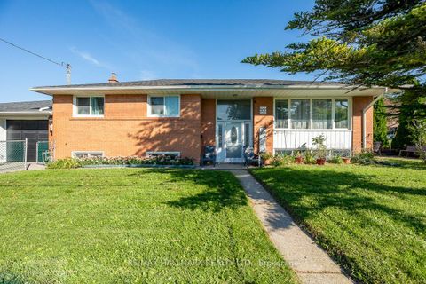 Photo 1 at 28 Fermoy Road, Cliffcrest, Toronto