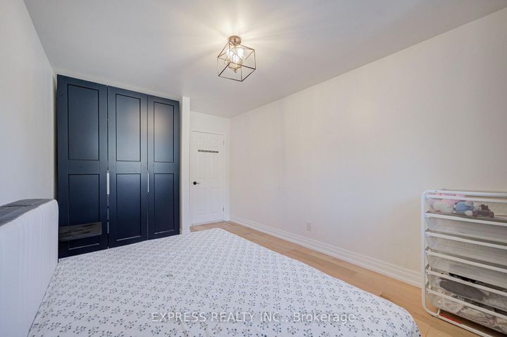 Photo 19 at 42 Gatehead Road, Bayview Village, Toronto