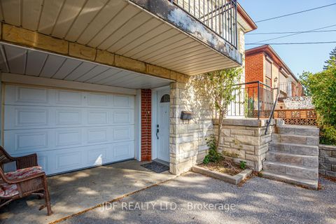 Photo 3 at 48 Debby Court, Pelmo Park W4, Toronto