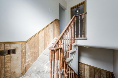 Photo 4 at 48 Debby Court, Pelmo Park W4, Toronto