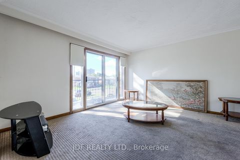 Photo 6 at 48 Debby Court, Pelmo Park W4, Toronto
