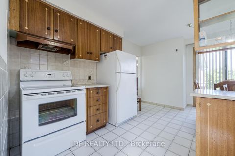 Photo 15 at 48 Debby Court, Pelmo Park W4, Toronto