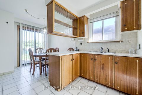 Photo 16 at 48 Debby Court, Pelmo Park W4, Toronto