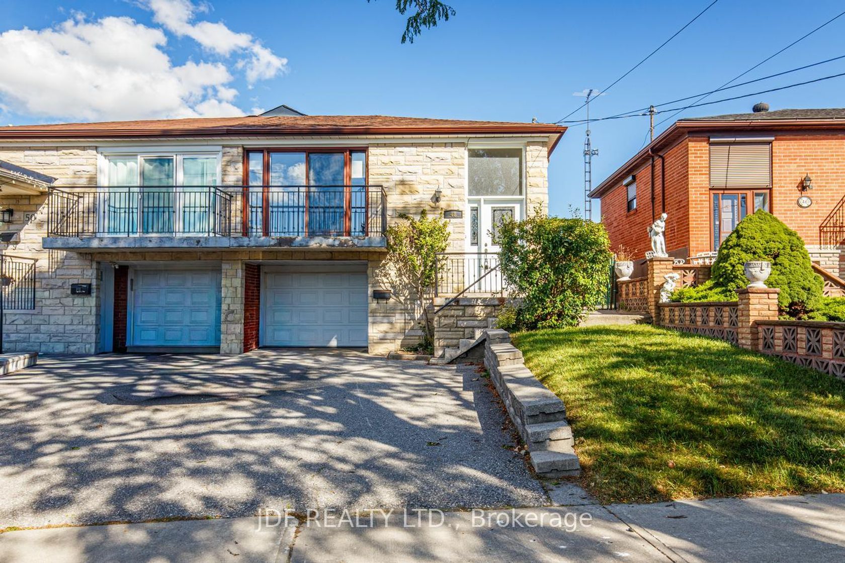 48 Debby Court, Pelmo Park W4, Toronto 