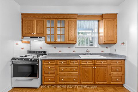 Photo 13 at 147 Dovercourt Road, Bellwoods, Toronto