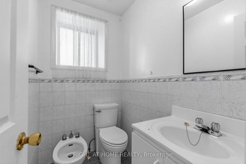 Photo 17 at 147 Dovercourt Road, Bellwoods, Toronto
