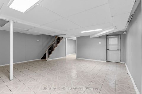 Photo 29 at 147 Dovercourt Road, Bellwoods, Toronto