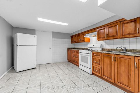 Photo 31 at 147 Dovercourt Road, Bellwoods, Toronto
