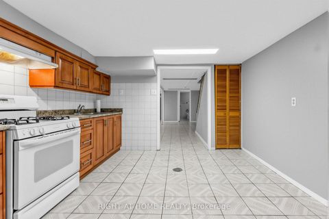 Photo 32 at 147 Dovercourt Road, Bellwoods, Toronto