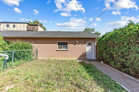Photo 37 at 147 Dovercourt Road, Bellwoods, Toronto