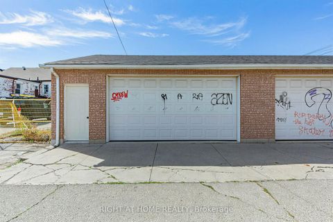 Photo 38 at 147 Dovercourt Road, Bellwoods, Toronto
