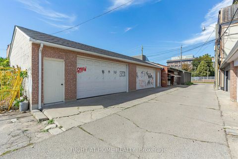 Photo 39 at 147 Dovercourt Road, Bellwoods, Toronto