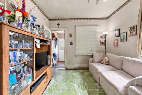 Photo 8 at 426 Woodfield Road, Coxwell, Toronto