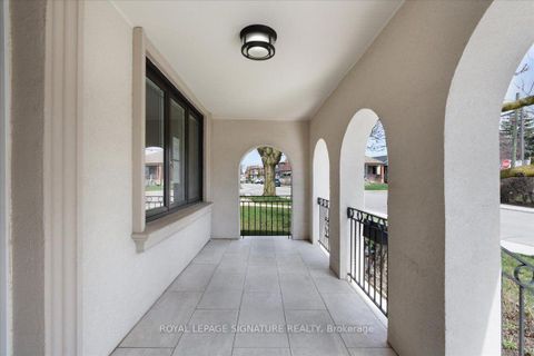 Photo 1 at 90A Bicknell Avenue, Eglinton West, Toronto