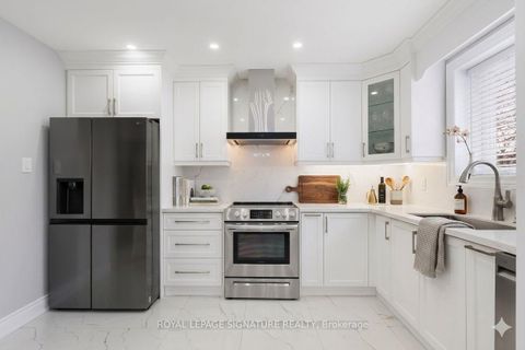 Photo 7 at 90A Bicknell Avenue, Eglinton West, Toronto