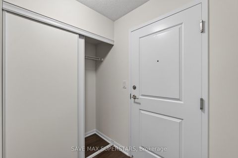 Photo 5 at 714 - 35 Bastion Street, Niagara, Toronto
