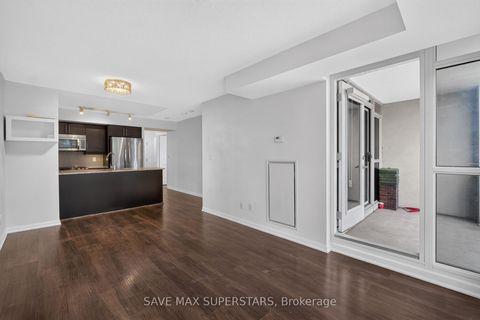 Photo 11 at 714 - 35 Bastion Street, Niagara, Toronto