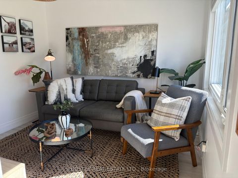 Photo 3 at 29 Blakley Avenue, Smythe, Toronto