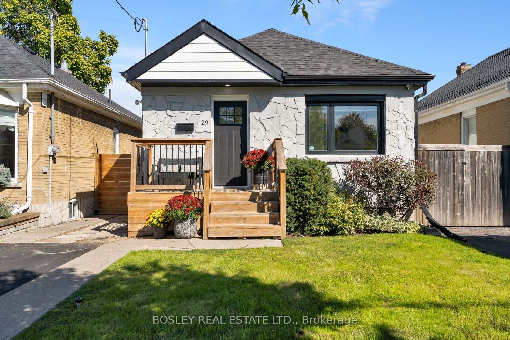 29 Blakley Avenue, Smythe, Toronto 