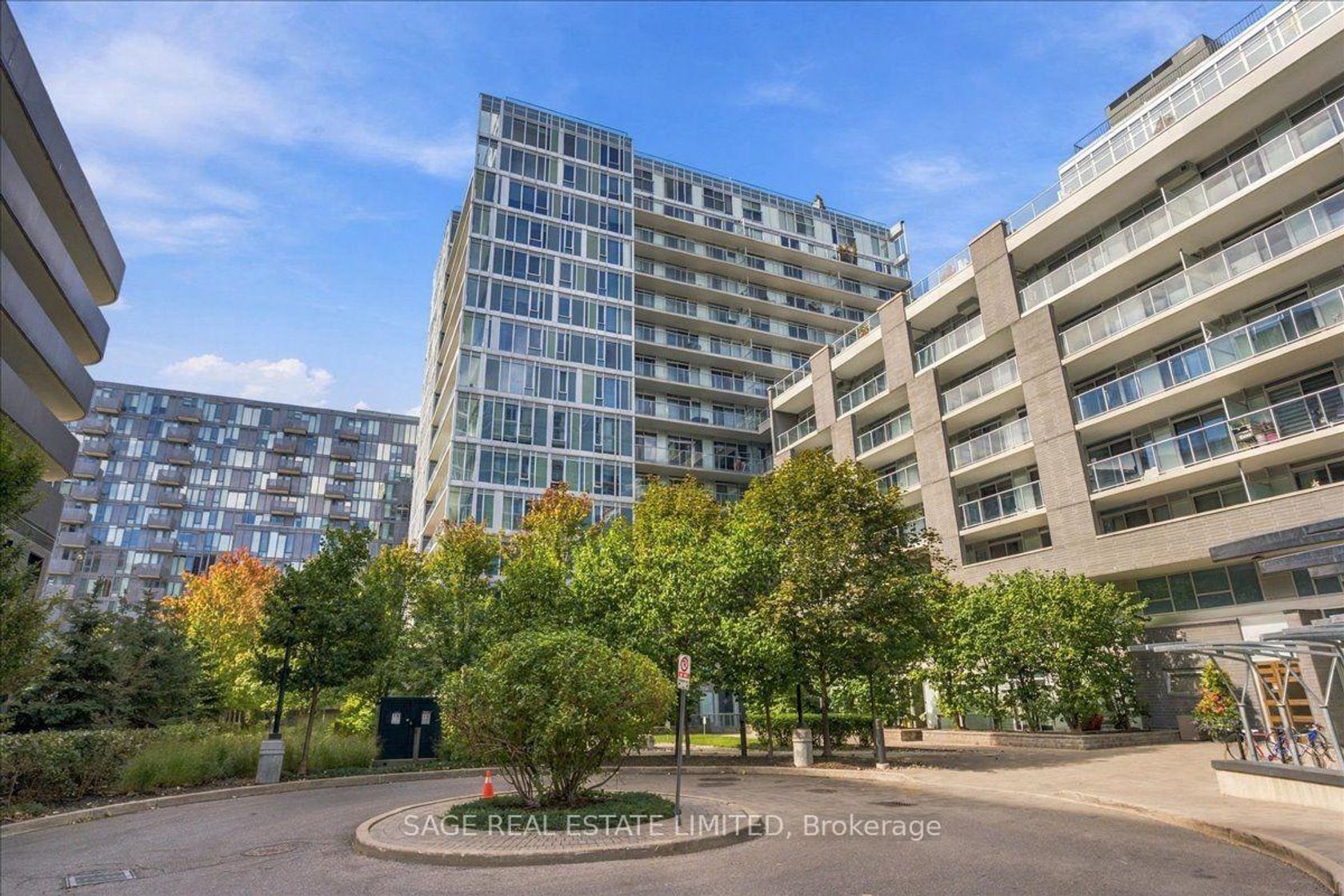 W204 - 565 Wilson Avenue, Clanton Park, Toronto 