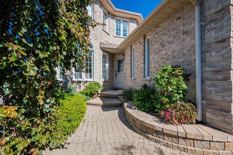 Photo 7 at 46 Bell Street, Ardagh, Barrie