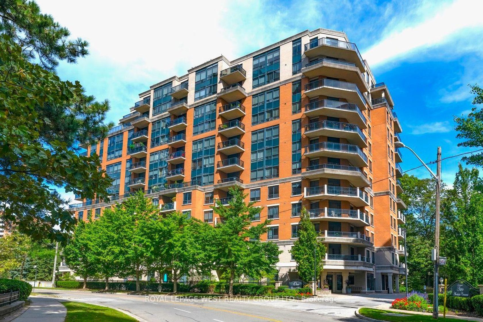 302 - 1 Lomond Drive, City Centre West, Toronto 