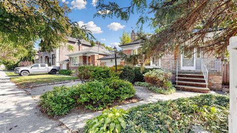 Photo 2 at 339 Elmwood Avenue, Willowdale East, Toronto