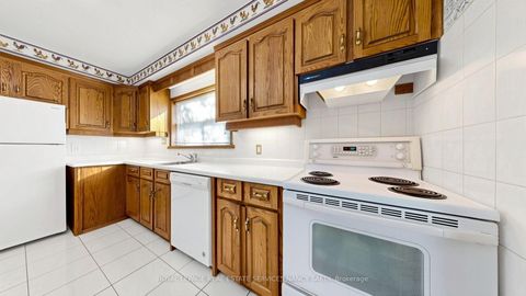 Photo 16 at 339 Elmwood Avenue, Willowdale East, Toronto