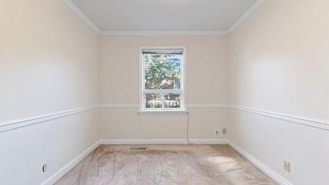 Photo 22 at 339 Elmwood Avenue, Willowdale East, Toronto