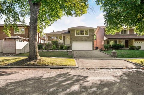 Photo 1 at 7 Watling Street, Richview, Toronto