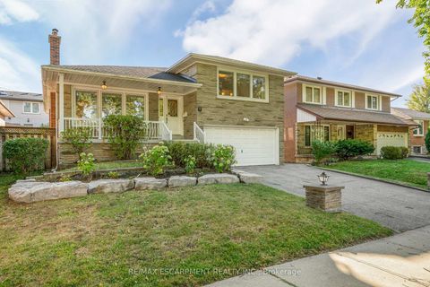 Photo 2 at 7 Watling Street, Richview, Toronto