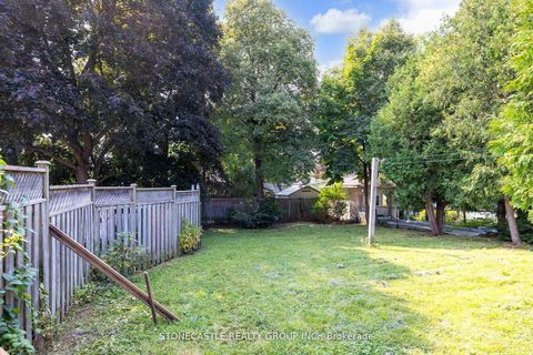 Photo 14 at 2321 Major Mackenzie Drive W, Maple, Vaughan