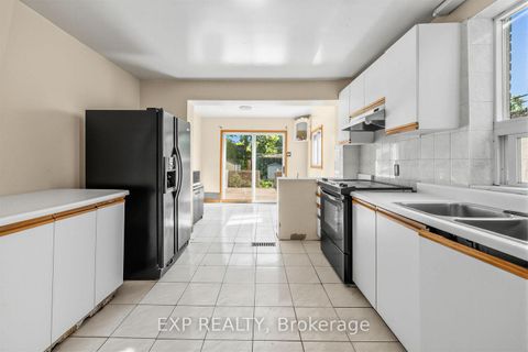 Photo 3 at 511 Carlaw Avenue, North Riverdale, Toronto