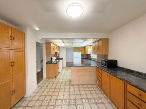 Photo 4 at 98 Canongate Trail, Steeles, Toronto