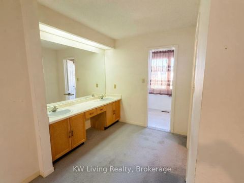 Photo 9 at 98 Canongate Trail, Steeles, Toronto