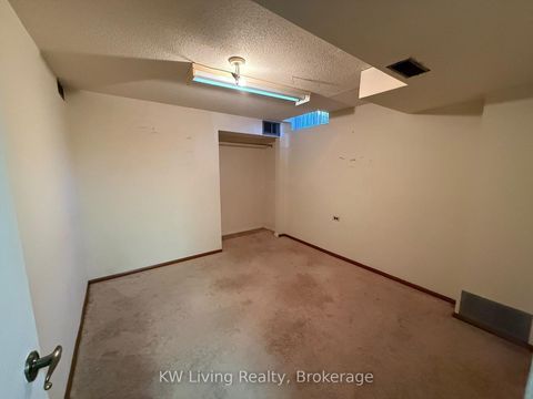Photo 17 at 98 Canongate Trail, Steeles, Toronto