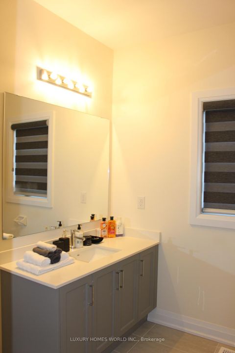 Photo 9 at 223 Seguin Street, Oak Ridges, Richmond Hill
