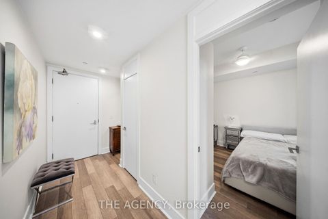 Photo 3 at 401 - 32 Davenport Road, Annex, Toronto