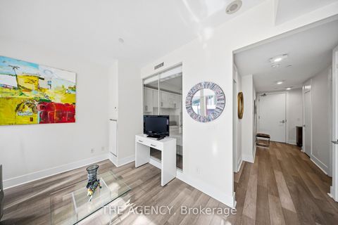Photo 8 at 401 - 32 Davenport Road, Annex, Toronto