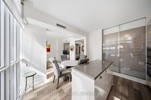Photo 11 at 401 - 32 Davenport Road, Annex, Toronto